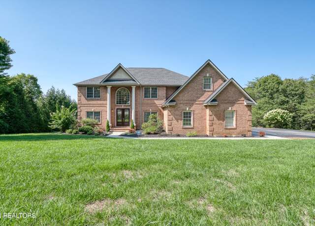 Property at 435 Magnolia Ln, Crossville, TN 38555, 5 beds, 4 baths