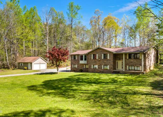 Property at 1502 Donna Dr, Lenoir City, TN 37771, 5 beds, 3.5 baths