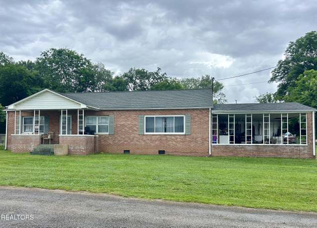 Property at 2621 Waycross Ave, Maryville, TN 37804, 3 beds, 1 bath