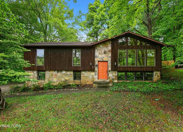 Property at 901 Two Notch Dr, Knoxville, TN 37920, 3 beds, 2.5 baths