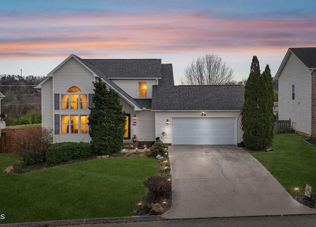 Property at 4312 Aylesbury Dr, Knoxville, TN 37918, 3 beds, 2.5 baths