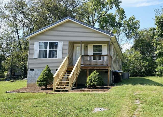 Property at 274 W Newcomen St, Alcoa, TN 37701, 3 beds, 2 baths