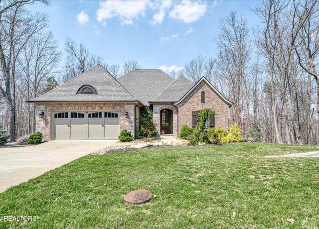 Property at 136 Markham Ln, Crossville, TN 38558, 3 beds, 2.5 baths
