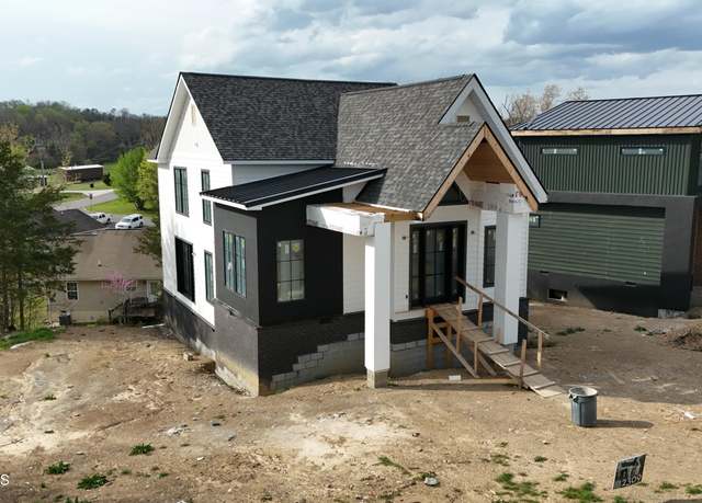 Property at 2309 Rock Gardens Dr, Sevierville, TN 37876, 3 beds, 2.5 baths