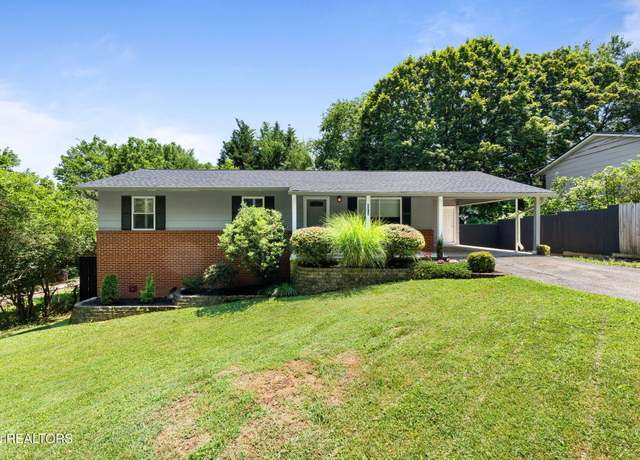 Property at 4810 Moss Dr, Knoxville, TN 37912, 3 beds, 2 baths