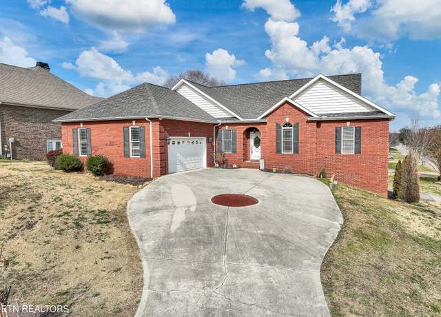 Property at 1706 Inverness Dr, Maryville, TN 37801, 4 beds, 3 baths