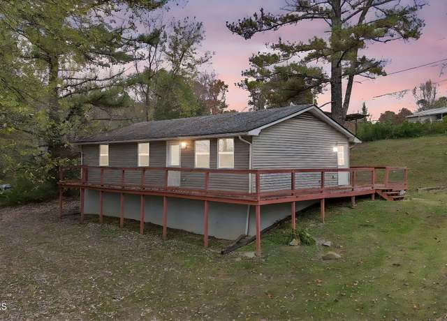 Property at 317 Hollifield Dr, Jacksboro, TN 37757, 3 beds, 1 bath