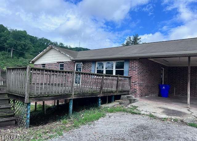 Property at 113 Smith Ln, Harriman, TN 37748, 3 beds, 1 bath