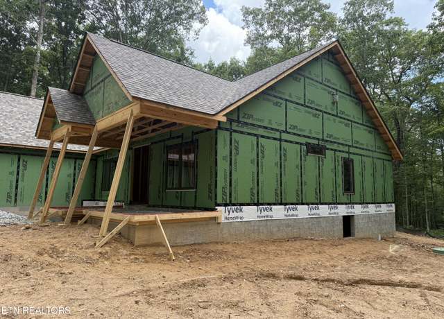 Property at 198 Albemarle Ln, Crossville, TN 38558, 3 beds, 2.5 baths