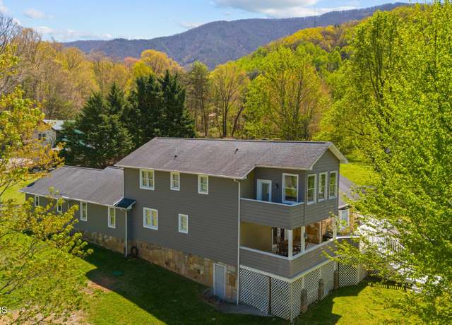 Property at 3159 Valley Home Rd, Sevierville, TN 37862, 3 beds, 3 baths