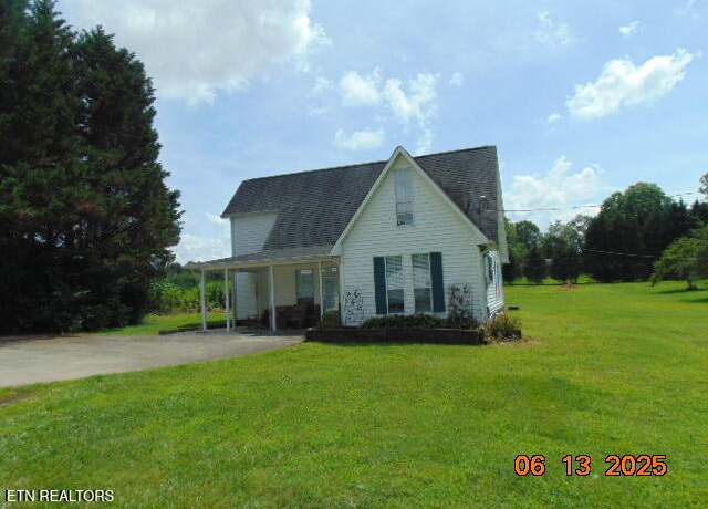 Property at 3318 Wildwood Rd, Maryville, TN 37804, 2 beds, 3 baths