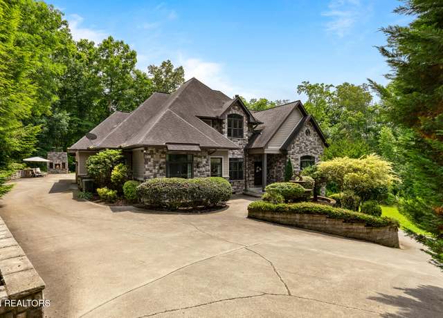 Property at 203 Georgian Ln, Sevierville, TN 37862, 5 beds, 5 baths