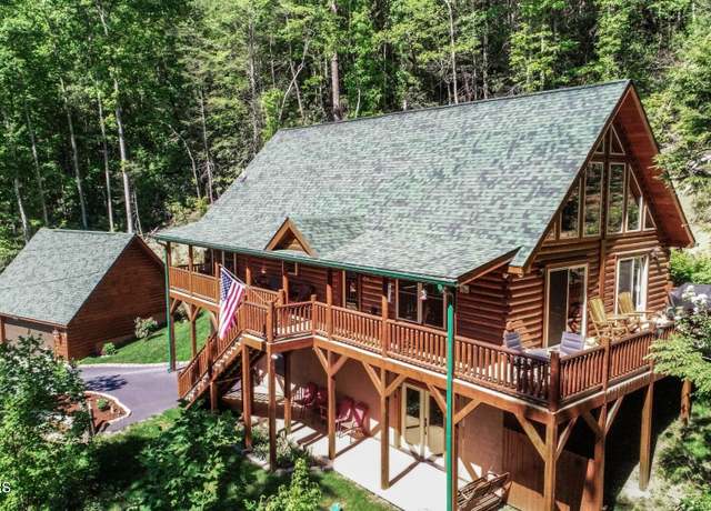 Property at 718 Rocky Flats Rd, Cosby, TN 37722, 2 beds, 2.5 baths