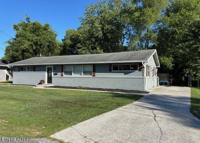 Property at 212 Byron Ln, Oak Ridge, TN 37830, 3 beds, 1 bath