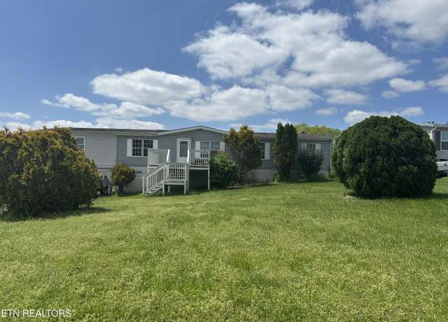 Property at 1009 Ridge View Rd, Maryville, TN 37801, 4 beds, 2 baths