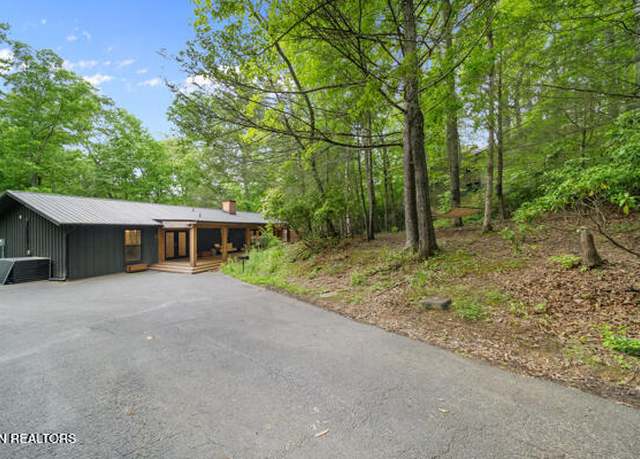 Property at 515 Johnson Ln, Gatlinburg, TN 37738, 4 beds, 3 baths