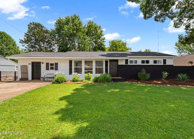 Property at 1314 E Walnut Grove Dr, Knoxville, TN 37918, 4 beds, 2 baths