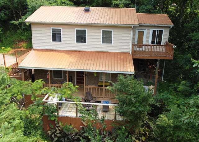 Property at 4017 Hatcher Hollow Rd, Walland, TN 37886, 3 beds, 2 baths