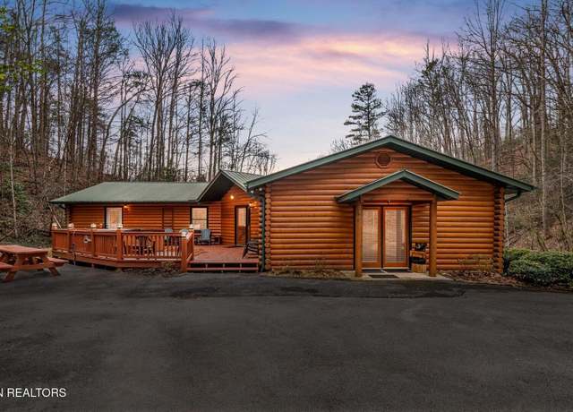 Property at 1150 Ogle Hills Rd, Gatlinburg, TN 37738, 5 beds, 4 baths