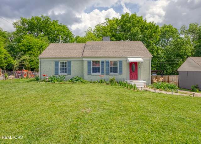 Property at 206 Boxwood Ave, Alcoa, TN 37701, 2 beds, 1 bath
