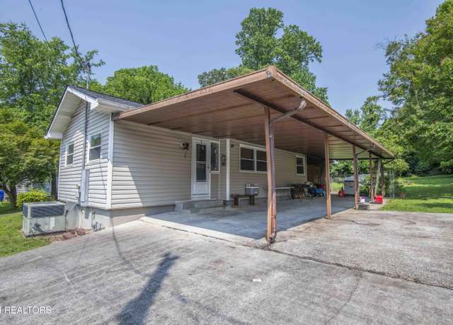 Property at 102 Malvern Rd, Oak Ridge, TN 37830, 4 beds, 2 baths