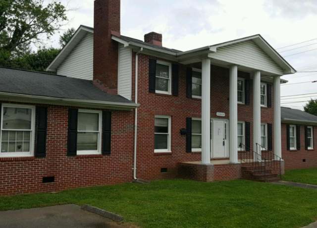 Property at 240 W 240 West Tennessee Ave Ave, Oak Ridge, TN 37830, 4 beds, 2.5 baths