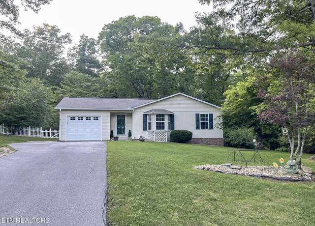 Property at 111 Sycamore Dr, Crossville, TN 38555, 3 beds, 2 baths