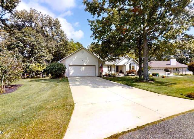 Property at 13 Windsor Pt, Crossville, TN 38558, 2 beds, 2.5 baths