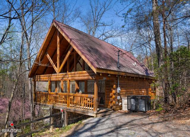 Property at 2029 Beach Front Dr, Sevierville, TN 37876, 1 bed, 2 baths