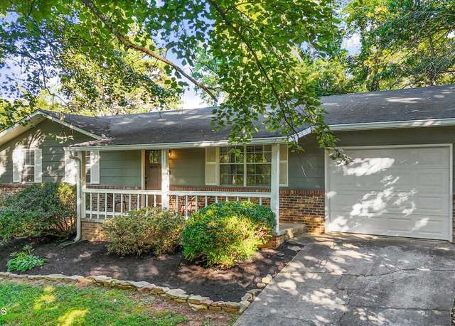 Property at 6207 Janmer Ln, Knoxville, TN 37909, 3 beds, 2 baths