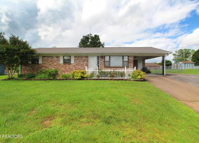 Property at 301 Arbor Dr, Maryville, TN 37804, 3 beds, 2 baths