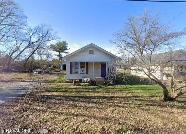 Property at 111 Springdale St, Maryville, TN 37801, 2 beds, 1 bath