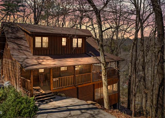 Property at 3206 Priscilla Heights Ln, Sevierville, TN 37862, 2 beds, 3 baths
