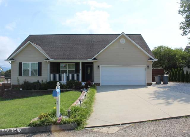 Property at 125 West Dr, Lafollette, TN 37766, 3 beds, 2 baths