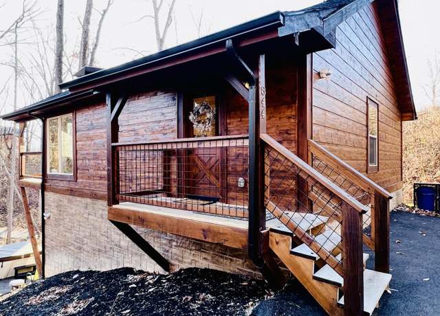 Property at 844 Pine Top Ln, Gatlinburg, TN 37738, 2 beds, 2.5 baths