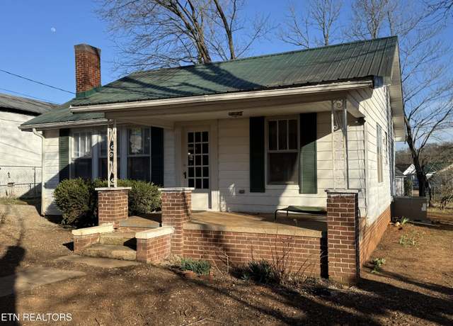 Property at 931 Mulberry St, Loudon, TN 37774, 2 beds, 1 bath