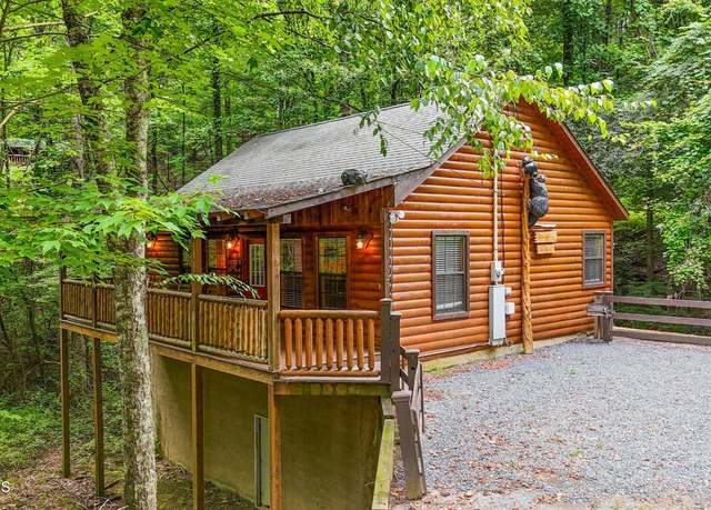 Property at 927 Stone Trl, Sevierville, TN 37876, 1 bed, 1.5 baths