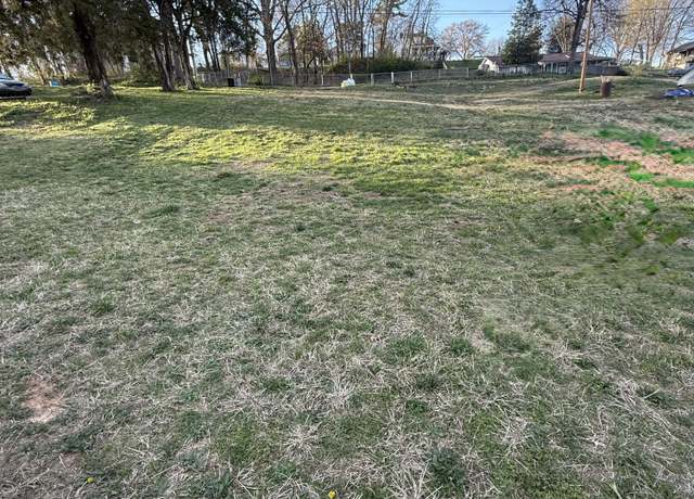 Property at 525 W 2nd Ave, Lenoir City, TN 37771