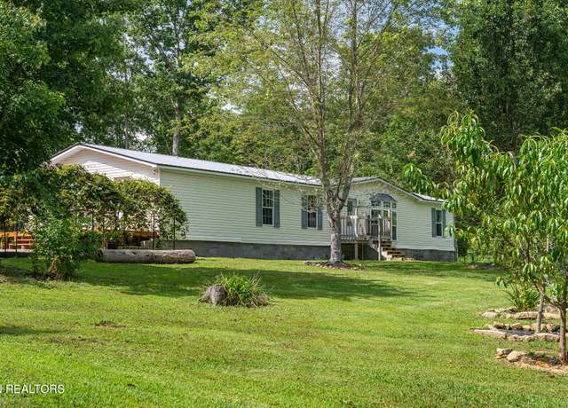 Property at 443 Mohawk Dr, Crossville, TN 38572, 3 beds, 2 baths