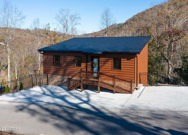 Property at 409 Loop Rd, Gatlinburg, TN 37738, 3 beds, 2 baths