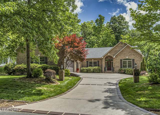 Property at 102 Agoli Way, Loudon, TN 37774, 3 beds, 2.5 baths