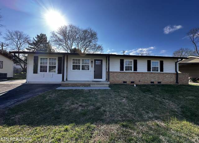 Property at 440 Defoe Cir, Maryville, TN 37804, 3 beds, 2 baths