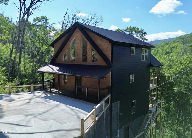 Property at 2202 Headrick Lead, Sevierville, TN 37862, 4 beds, 3 baths