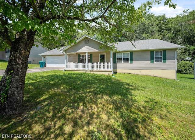 Property at 202 Southgate Dr, Crossville, TN 38555, 3 beds, 2 baths