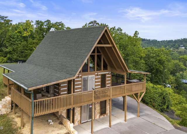 Property at 1065 Harbor Point Dr, Sevierville, TN 37876, 3 beds, 3 baths