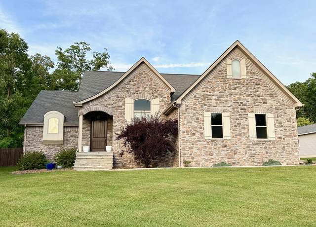 Property at 129 Canary Ct, Crossville, TN 38555, 3 beds, 2 baths