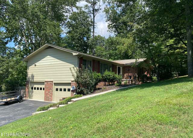 Property at 101 Greenbriar Ln, Oak Ridge, TN 37830, 4 beds, 2.5 baths