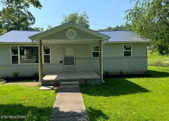 Property at 139 Depot Dr, Rose Hill, VA 24281, 3 beds, 1 bath