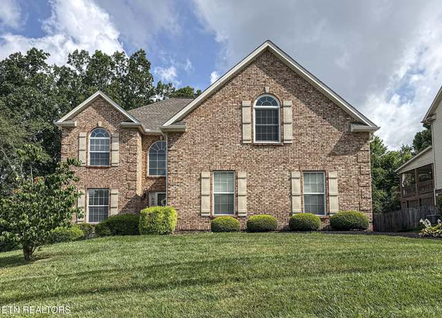 Property at 9525 Grassy Meadow Blvd, Knoxville, TN 37931, 5 beds, 3.5 baths