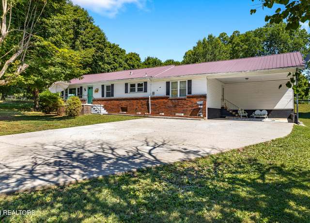 Property at 806 Bennett St, Sweetwater, TN 37874, 4 beds, 2 baths